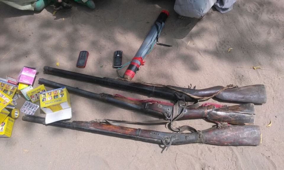 TROOPS RESCUE MORE PERSONS AND RECOVER WEAPONS2