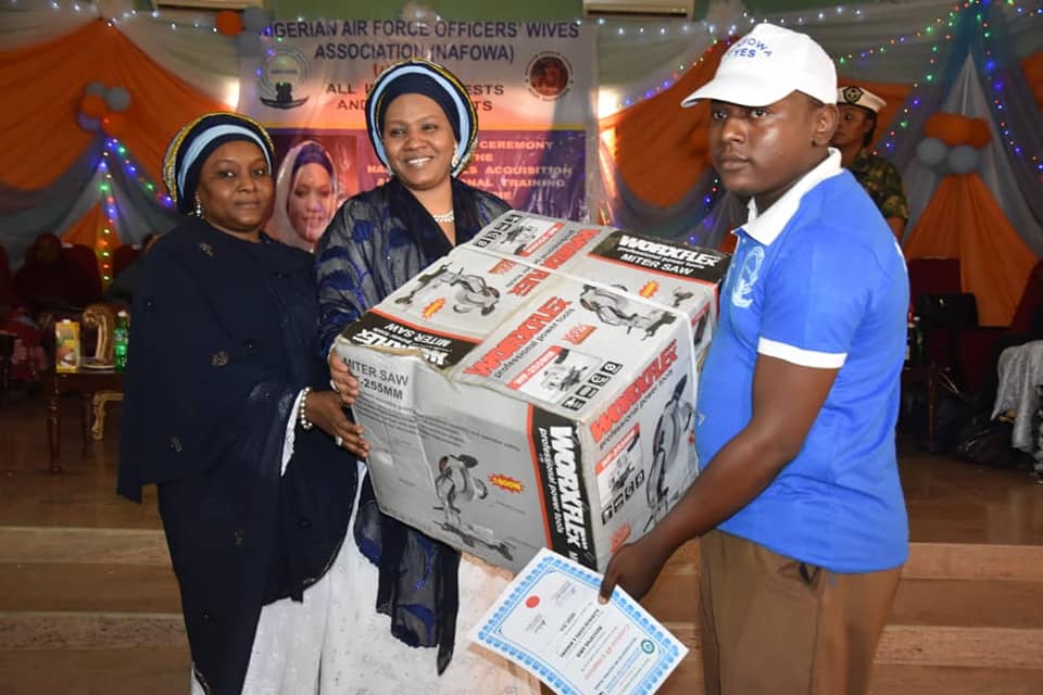 Nigerian Air Force Officers' Wives Association Empowers Another Batch Women, Youths