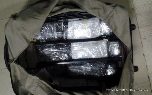 famolus-bag-showing-the-drugs-526x329