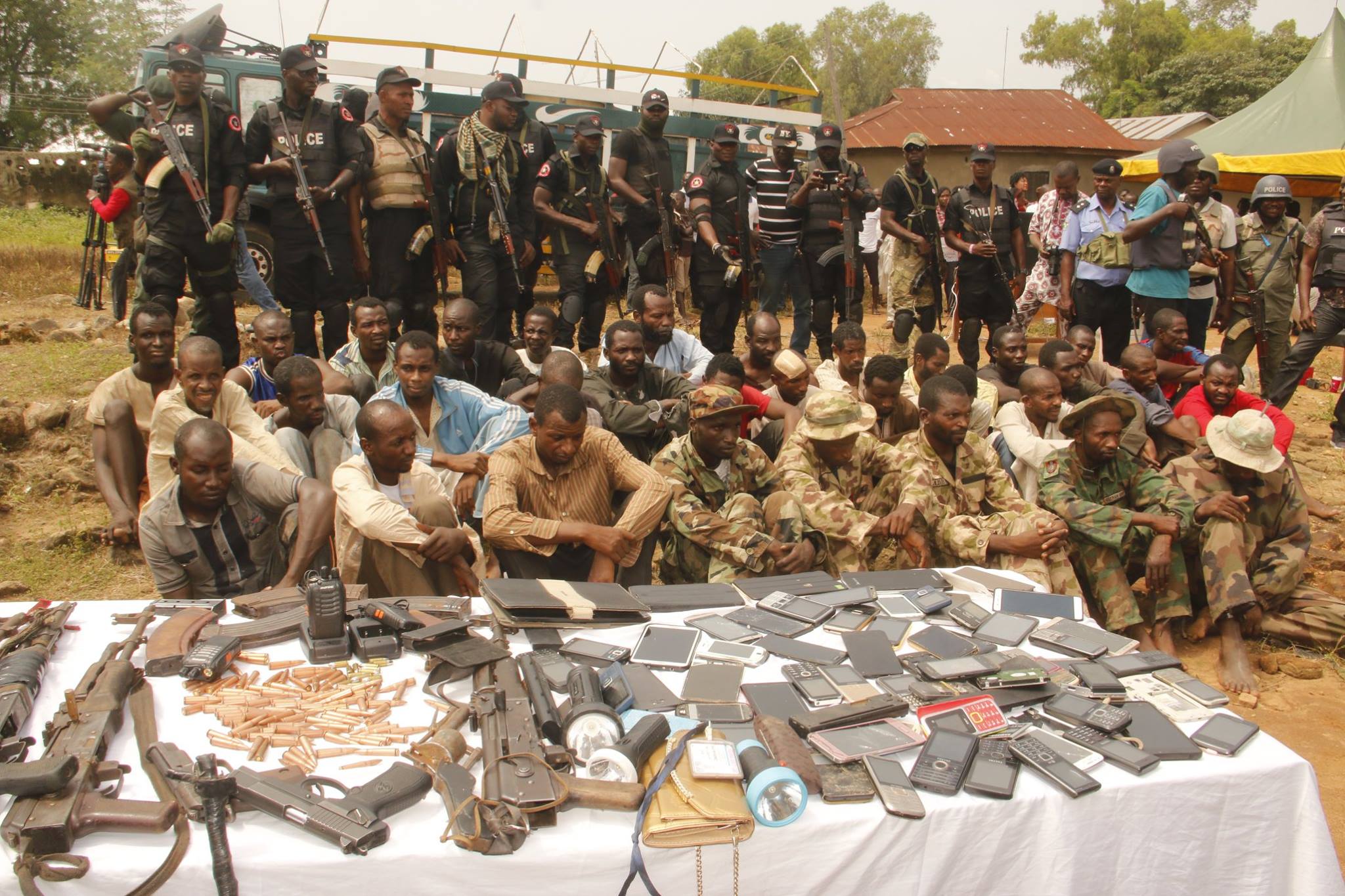 Nigerian Police Arrest And Parade Suspected Vicious and Notorious Armed Robbery Gangs