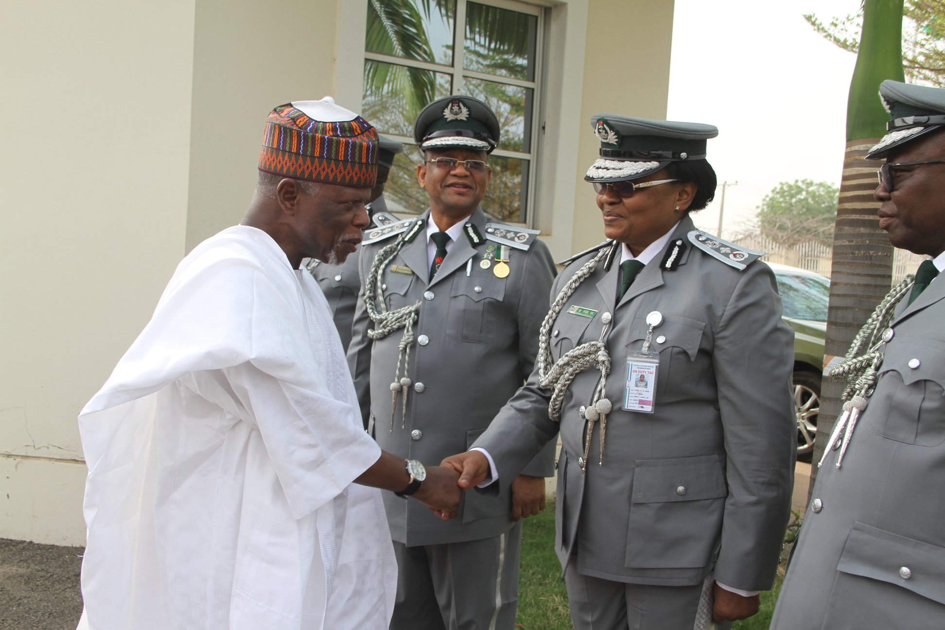 customs-officials