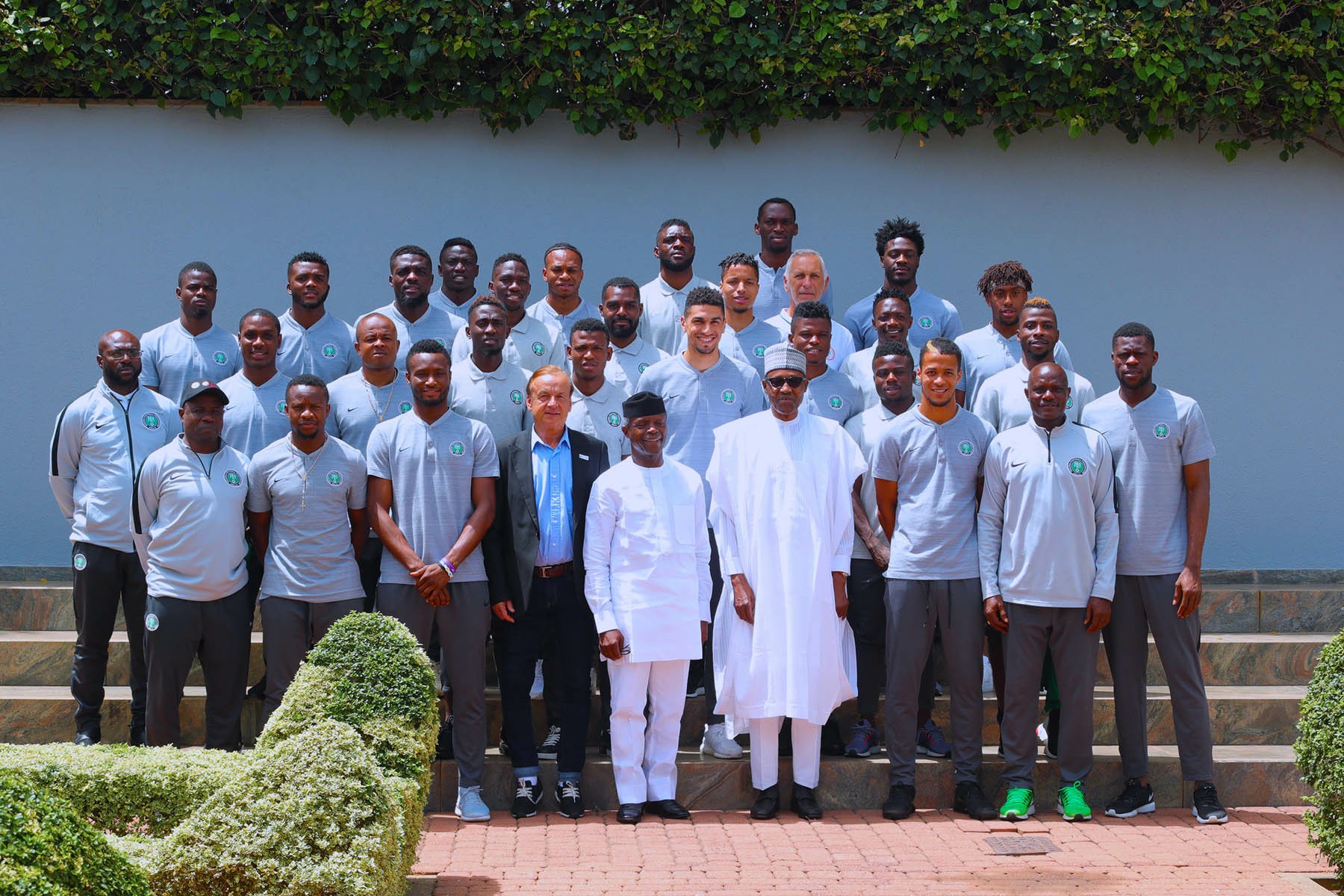 buhari-osinbajo-super-eagles