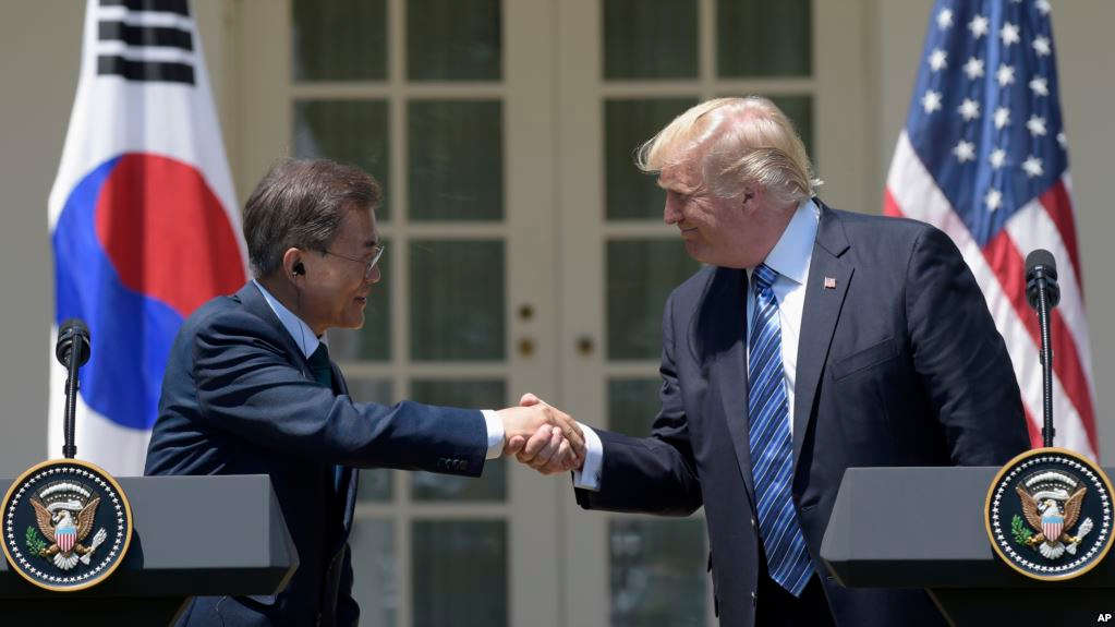 trump-moon