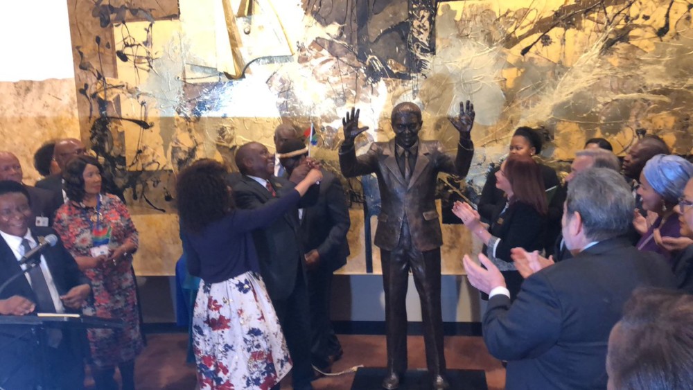 Nelson-Mandela-Statue1