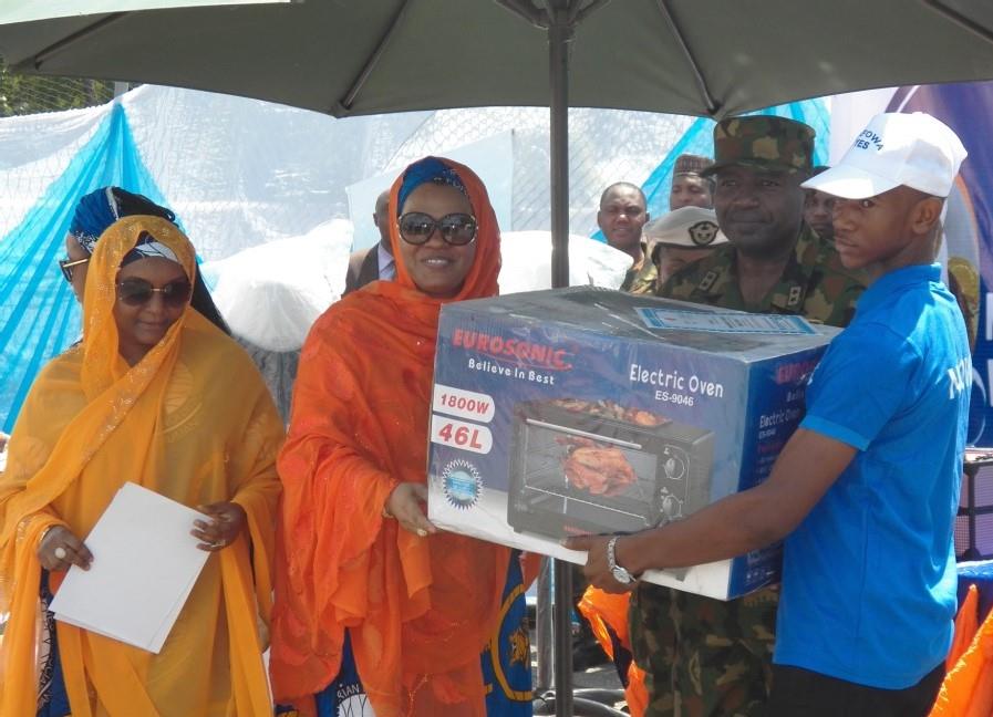 Nigerian Air Force Officers’ Wives Association Empowers 100 Youths, Widows In Skill Acquisition and Vocational Training