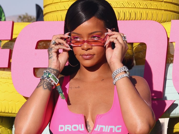 Rihanna Finally Reveals When She’ll Drop New Music