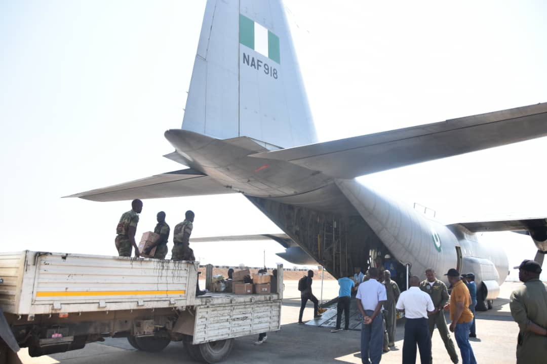 naf-airlifts-for-zimbabwe