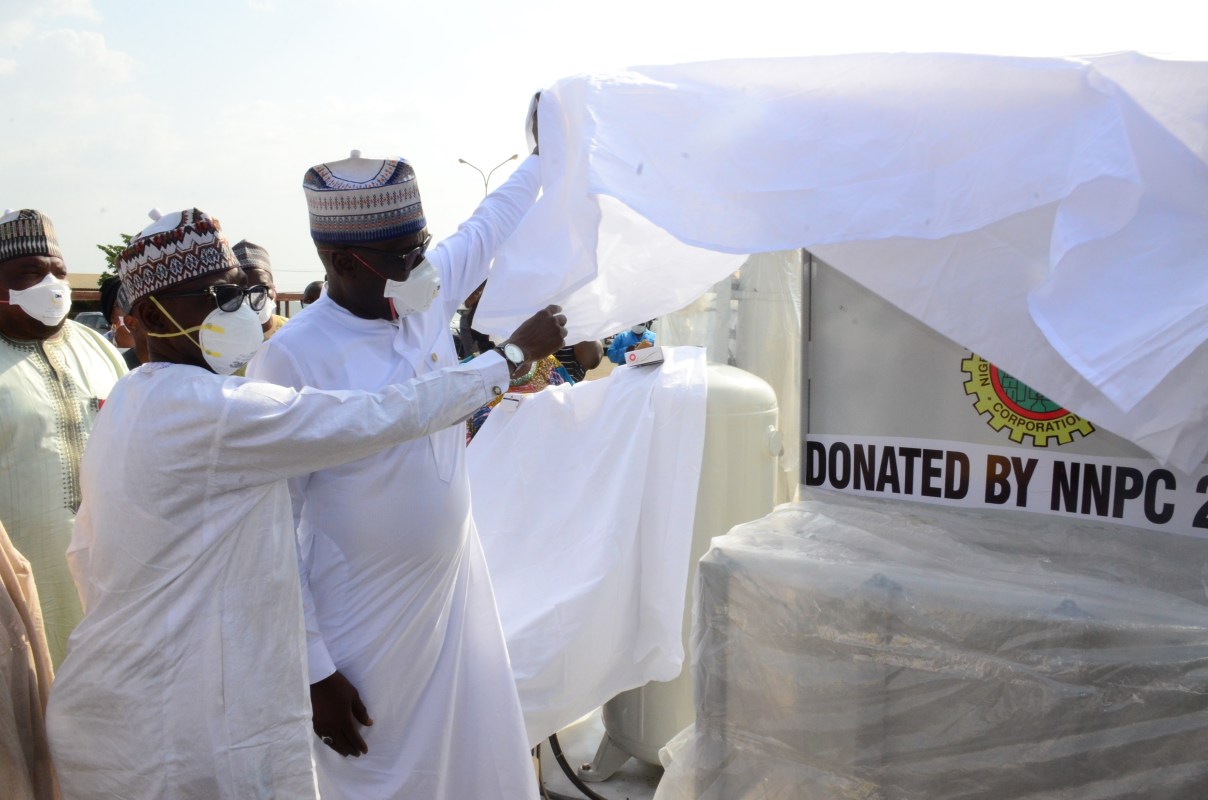 NNPC-donates-to-UniAbuja