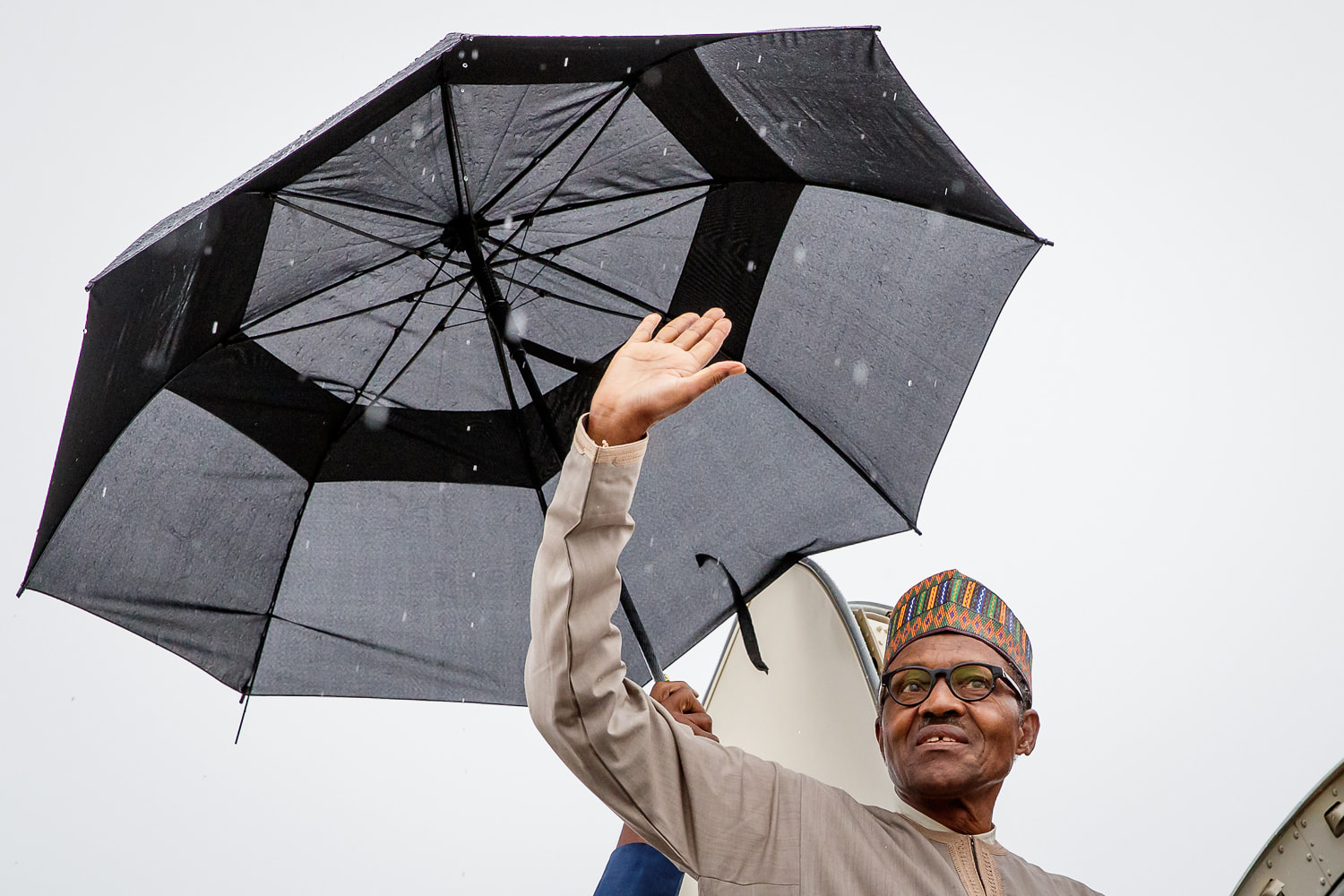 buhari-depart-waves